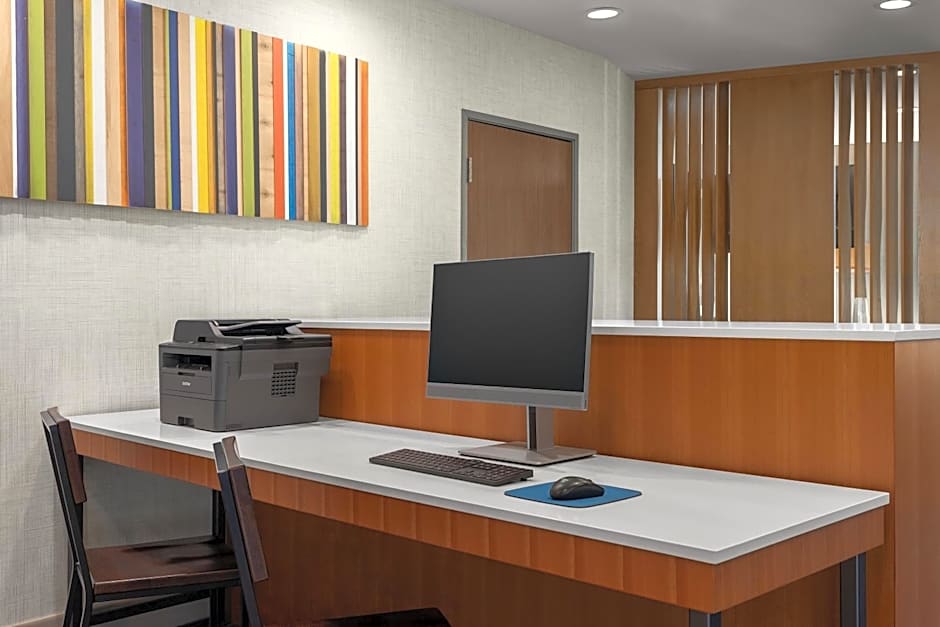 Holiday Inn Express and Suites Staunton By IHG