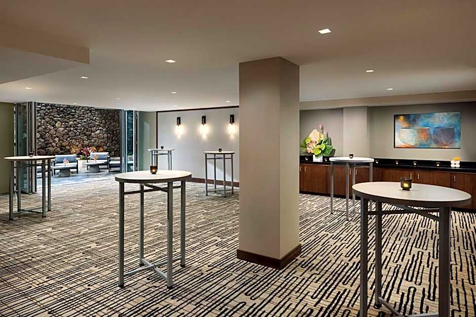 AC Hotel by Marriott Honolulu