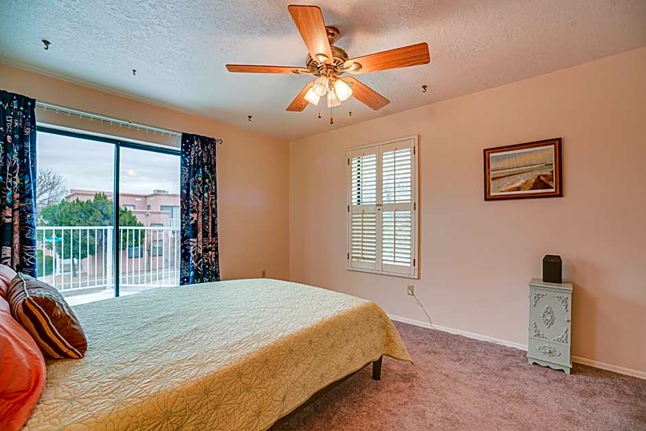 Albuquerque Getaway with Sandia Mountain Views!