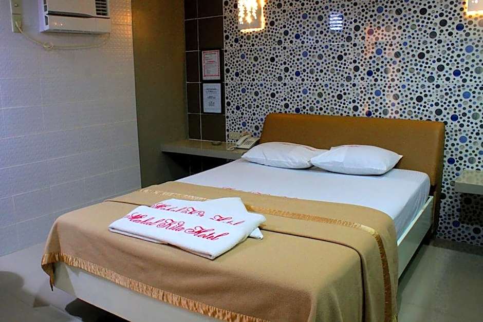 Mahal Kita Drive Inn