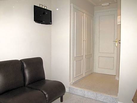 Habitación individual económica abuhardillada con mascota