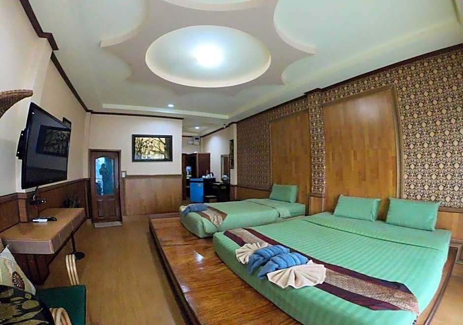 Suwanna Riverside Resort