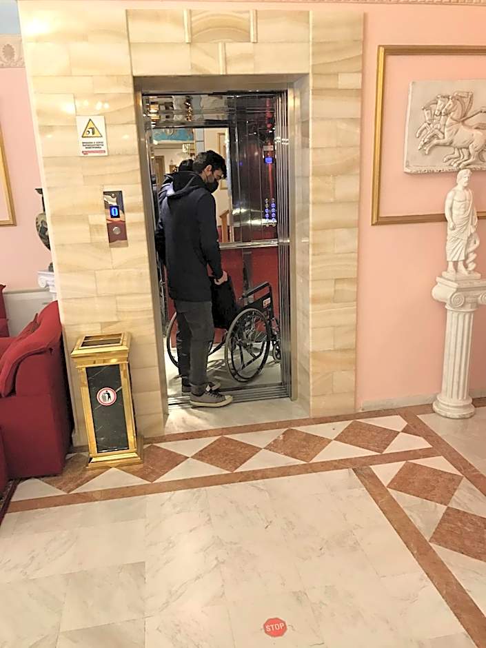 Hotel Kosta Famissi