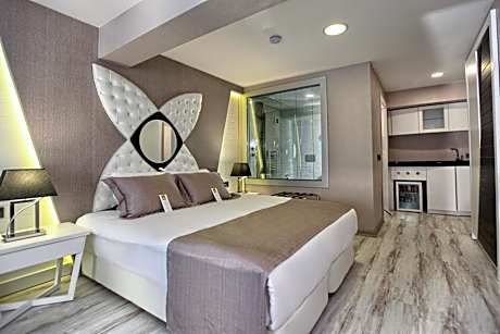 Demonti Hotel