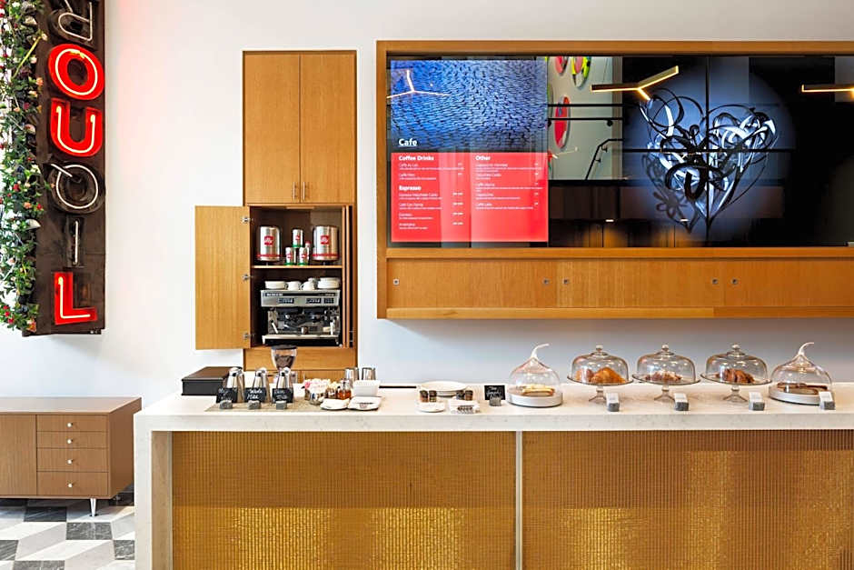 Le Meridien Columbus, The Joseph