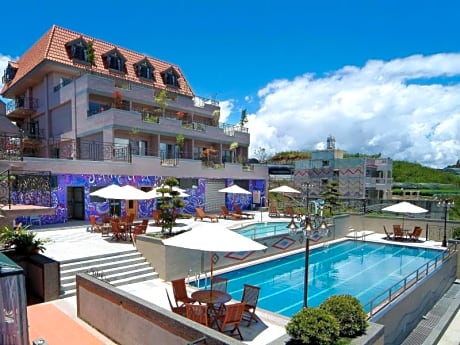 Chunjing Hill View Villa