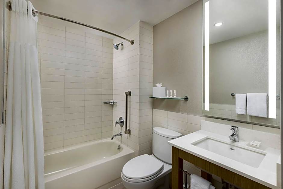 Courtyard by Marriott New York Downtown Manhattan Financial District