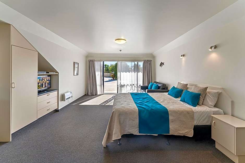 Avalon Manor Motel