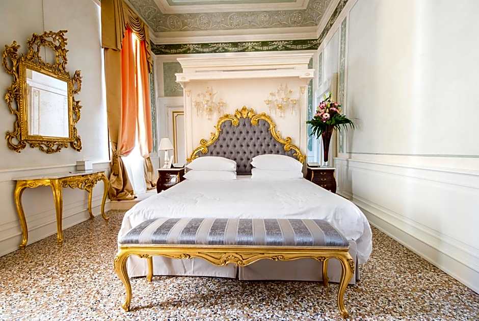 Ca' Bonfadini Historic Experience