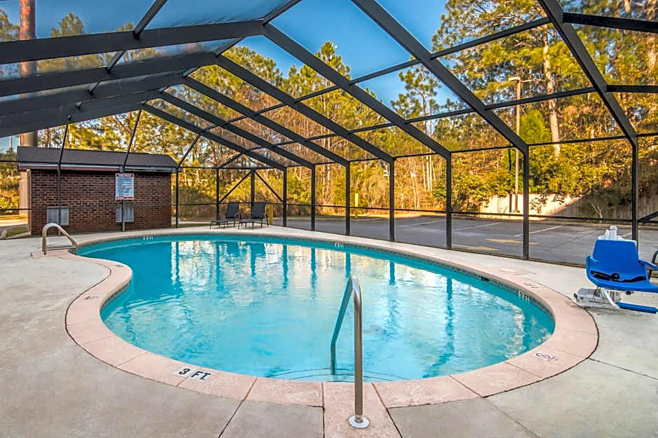 Red Roof Inn & Suites Pensacola East - Milton