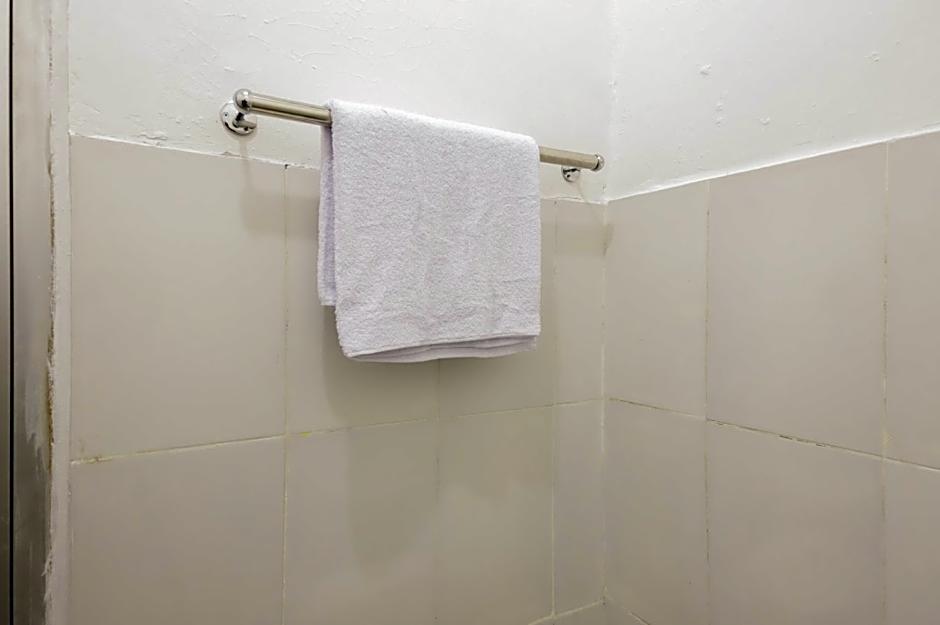 OYO 779 Mn One Residence Syariah Near ITC Cempaka Mas Near Kalbe Farma