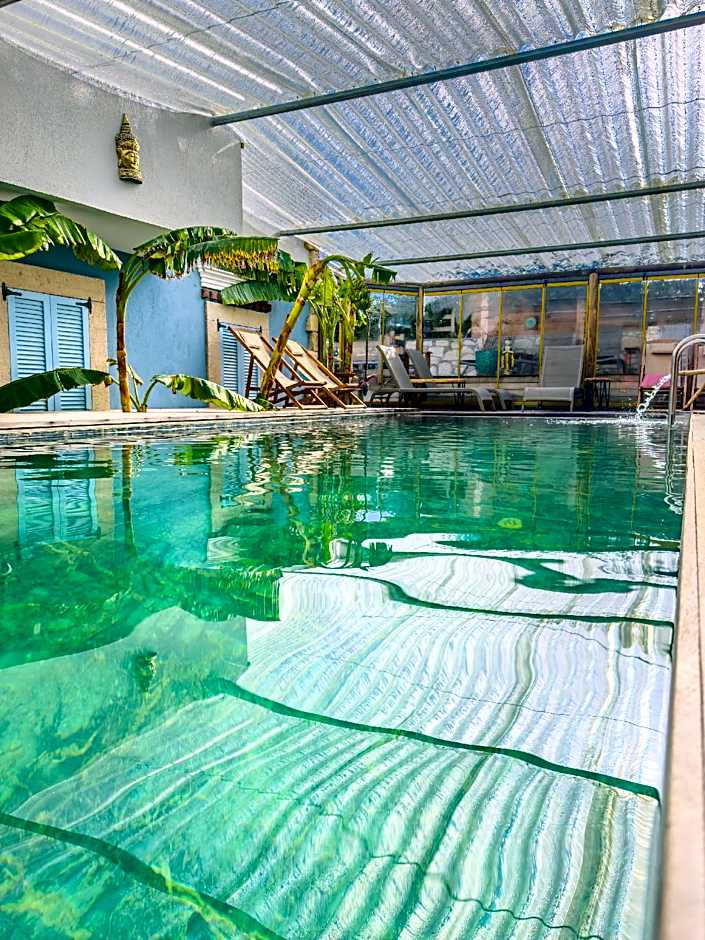 Banana Alaçatı Food & Stay - Adults Only