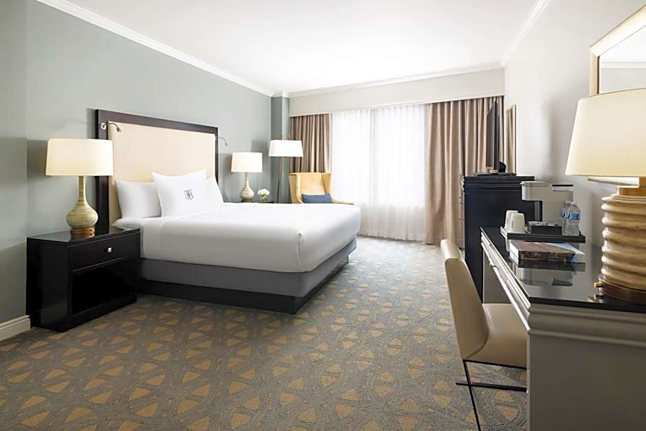 THE RIVERFRONT HOTEL NEW ORLEANS