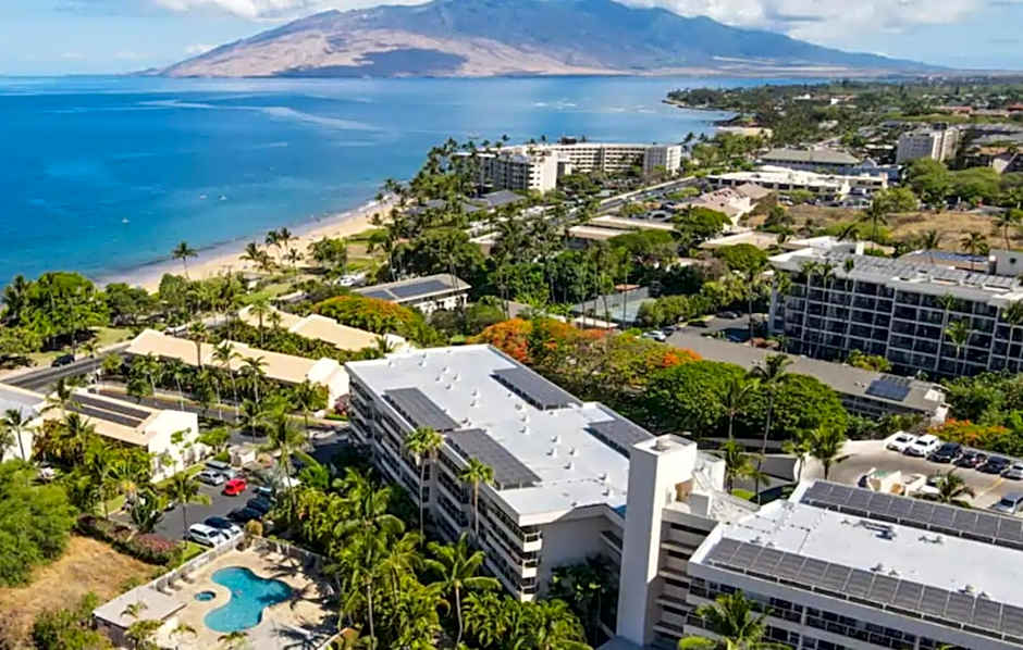 Walk to Beach from this Renovated Studio with King Bed and Resort-Level Amenities