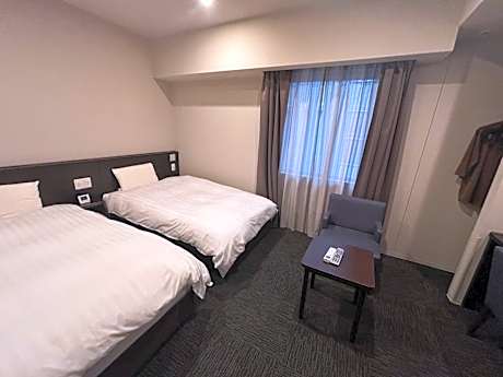 Twin Room - Non-Smoking