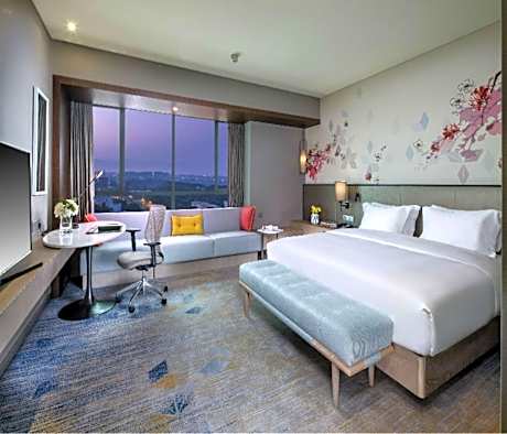 One-Bedroom King Suite