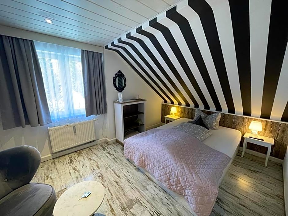 LA Boutique House