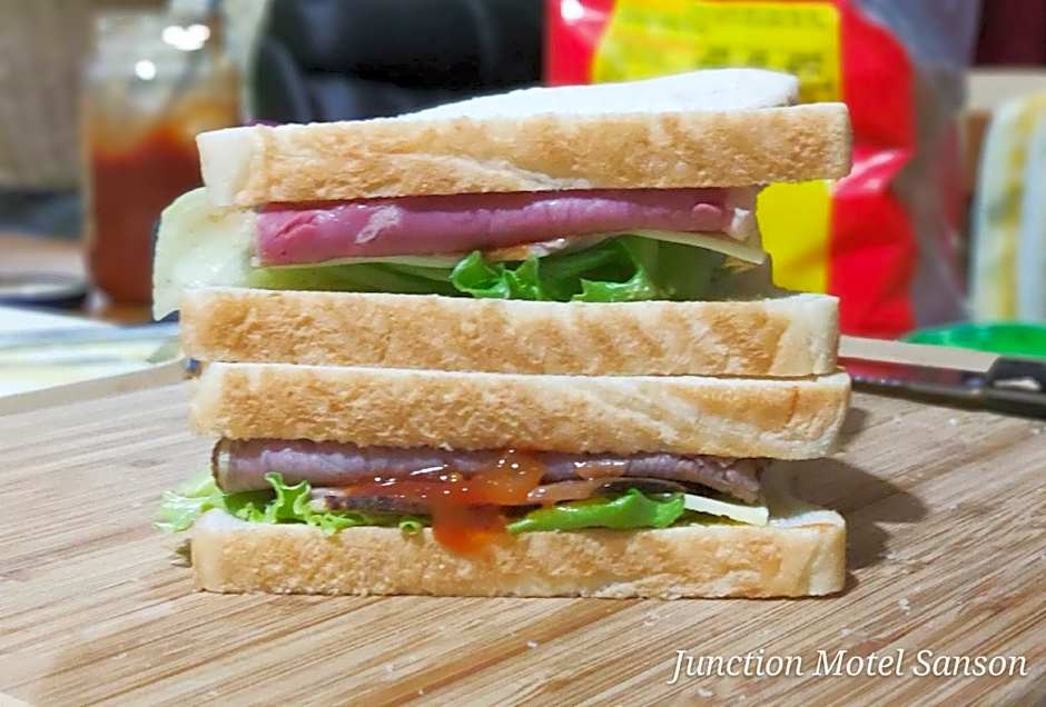 Junction Motel Sanson-Truck Motel