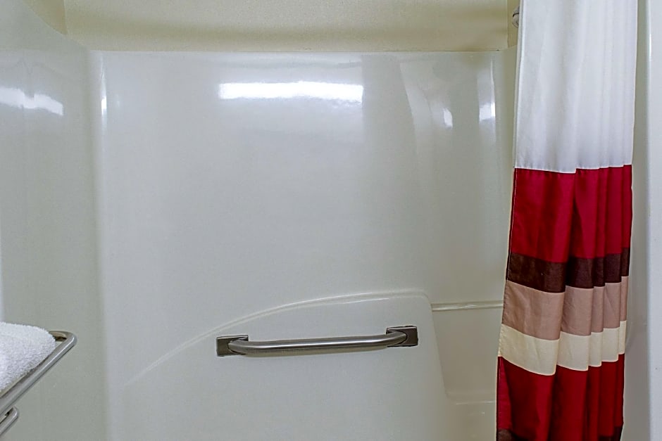 Red Roof Inn & Suites Middletown-Franklin