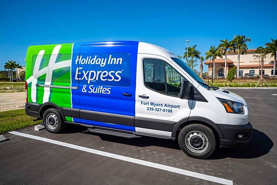 Holiday Inn Express and Suites Fort Myers Airport