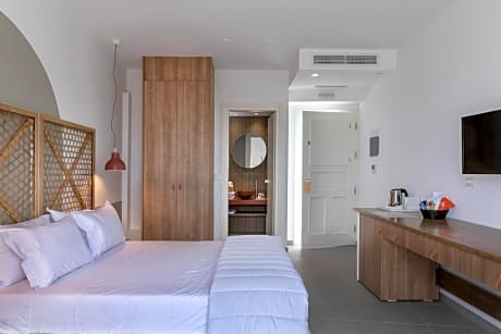 Pool Front Sea View Room