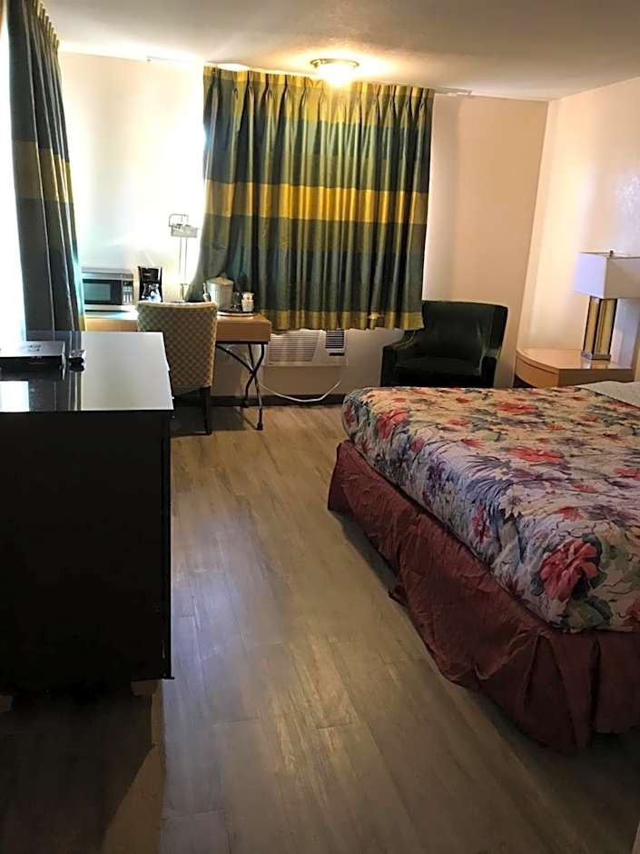 Delos Reyes Palm Springs