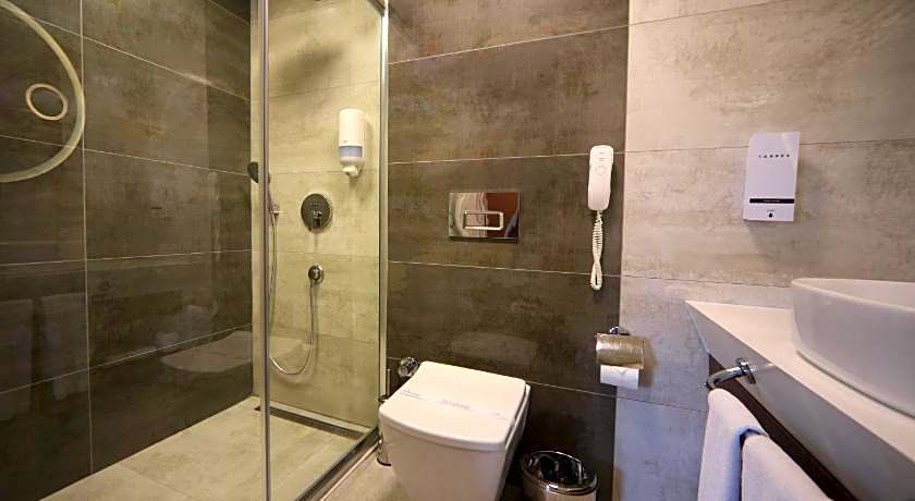 Best Western Plus Khan Hotel