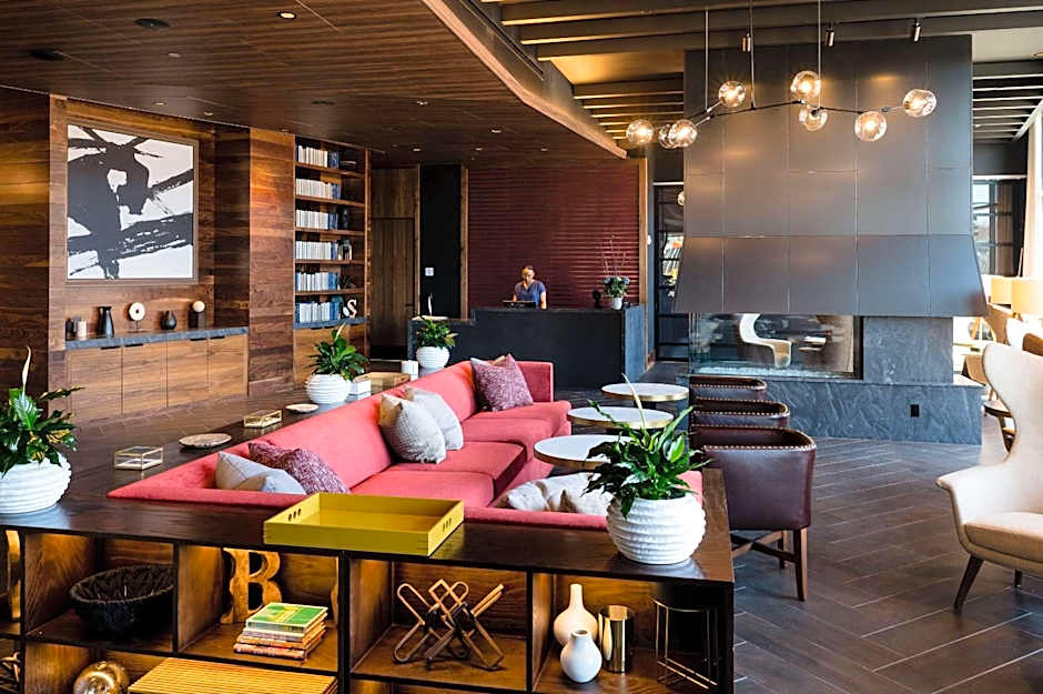 Cambria Hotel Boston Somerville