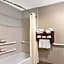 La Quinta Inn & Suites by Wyndham Midwest City - Tinker AFB