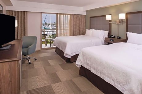 Queen Room with Two Queen Beds and View - Non-Smoking