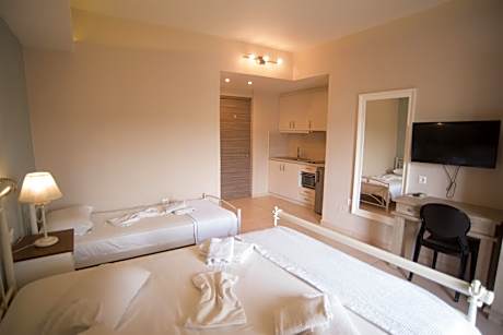 Triple Room with Balcony