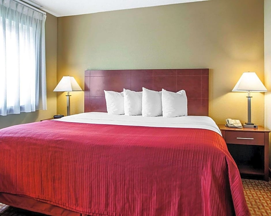 Quality Inn & Suites Davenport
