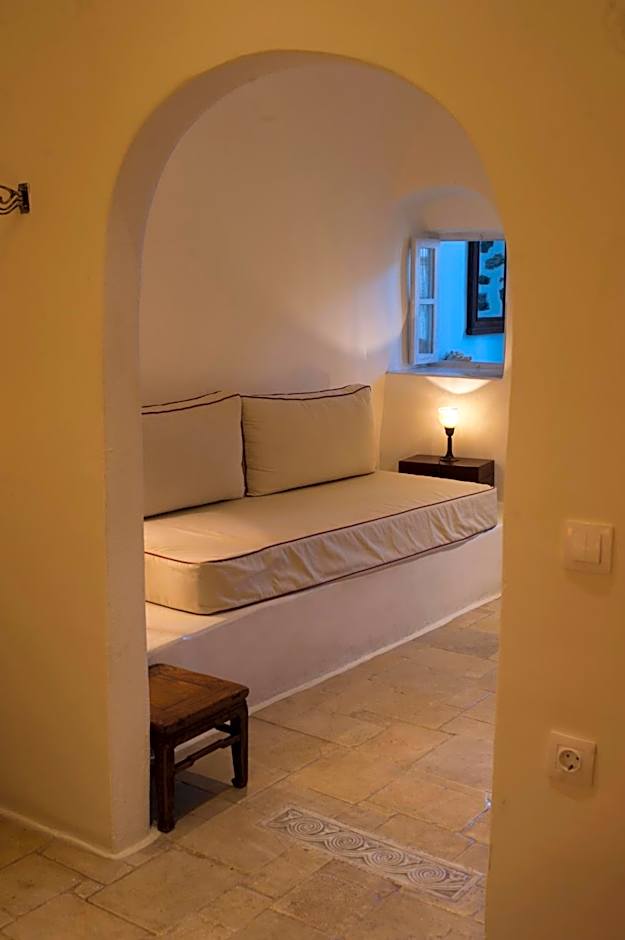 Heliophos Boutique Caves