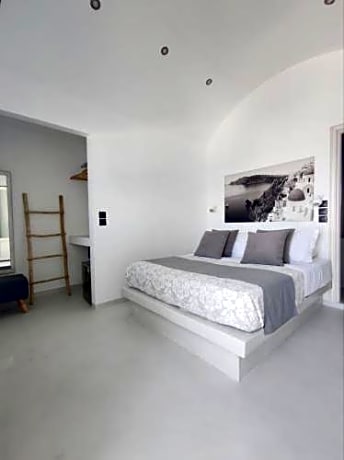MK4 Cliff Suites