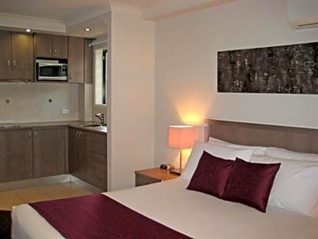 Executive Queen Room with Kitchenette