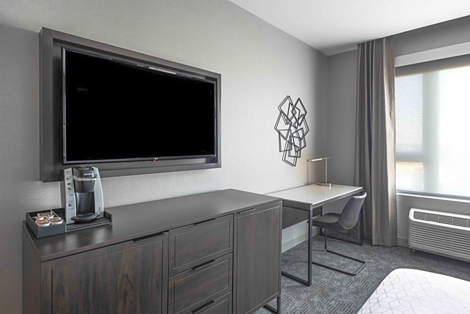 Holiday Inn Express Boston Logan Airport - Revere By IHG