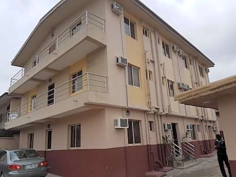 Maxton Suites Annex
