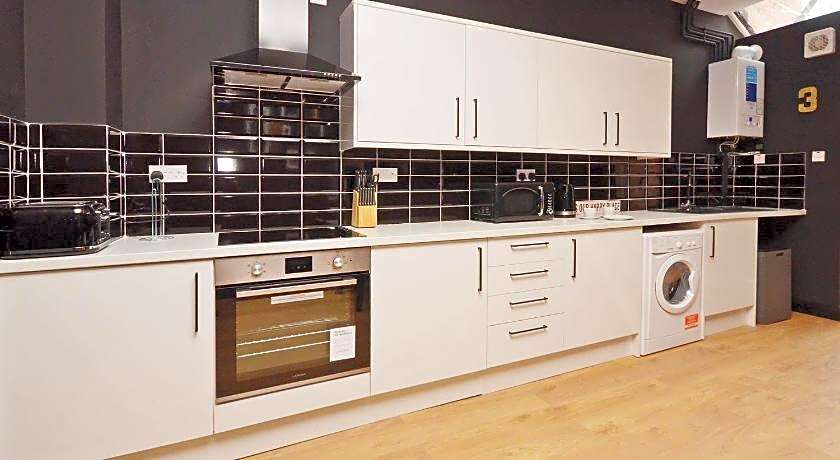 Townhouse PLUS @ 301 West Street Crewe