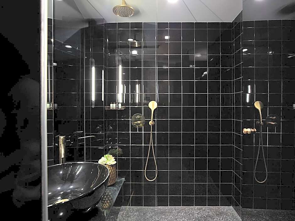  Skylark, Aluma Hotel & Resort