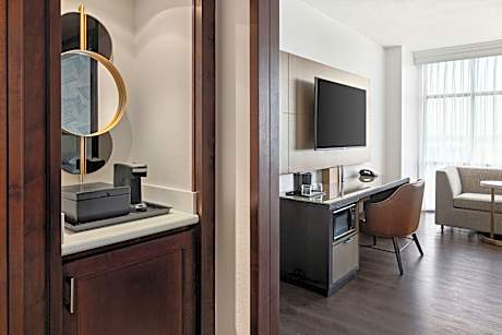 M Club lounge access, Pure (R) Wellness Guest room, 2 Queen