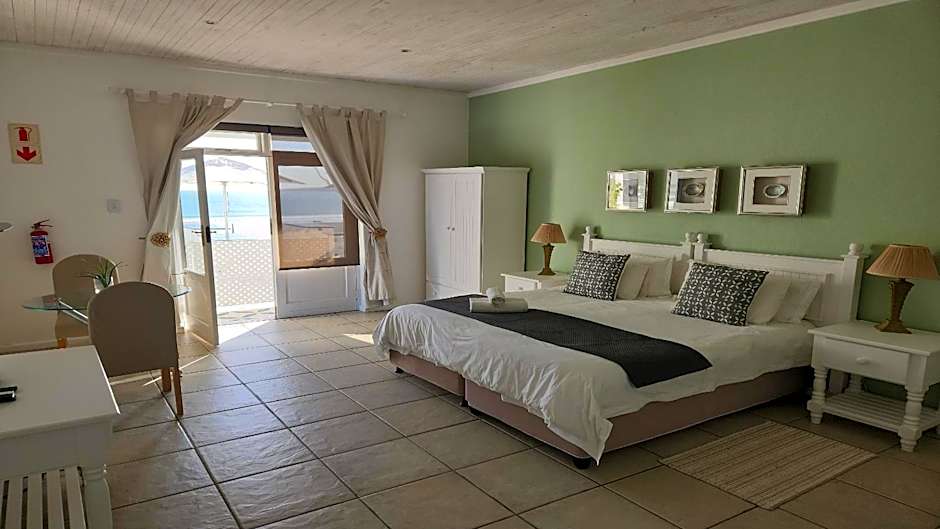 Foto 1 von 6 von 1 King Bed, Accessible, Roll in Shower