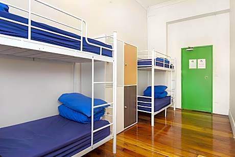 1 Person in 6-Bed Dormitory with Shared Bathroom - Female Only