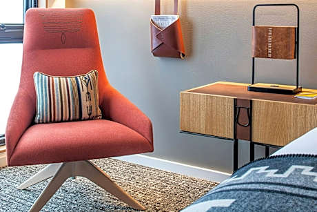 Junior King Suite with Sofa Bed and Fireplace - Top Floor
