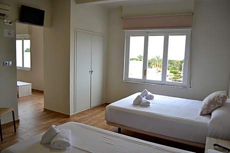 Family Room with Sea View