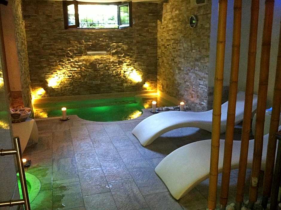 Aurelia Garden Gold B&B