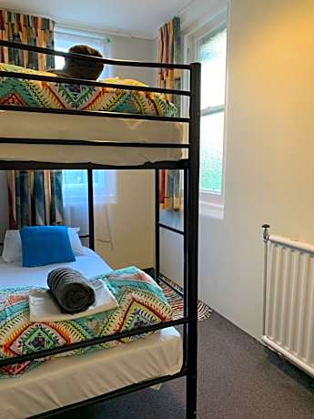 Budget Single Room with Shared Bathroom