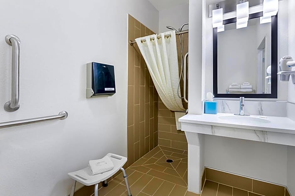 MainStay Suites Madison Airport