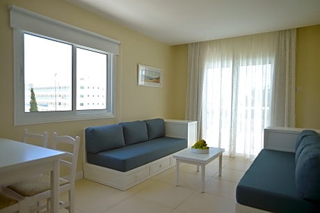 Family suite garden view