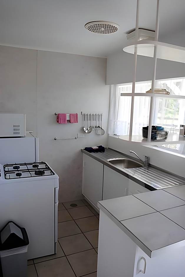 Hibiscus Regal Apartments