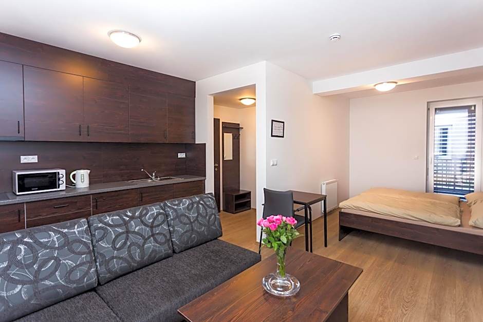 Barok Hotel and Apartments